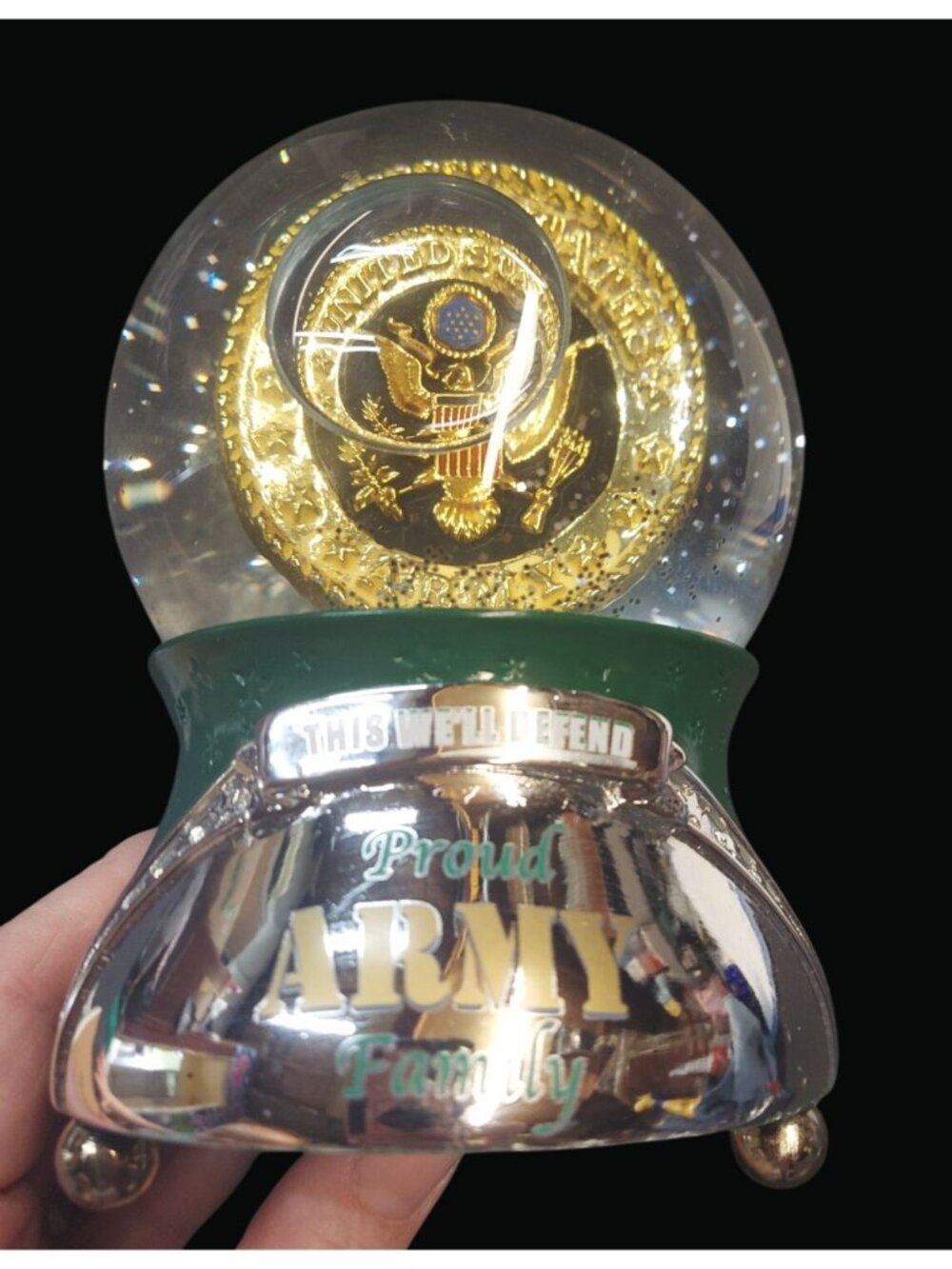 Proud Army Family Musical Glitter Globe U.S. Army Seal Green Base w/ Stars 1367